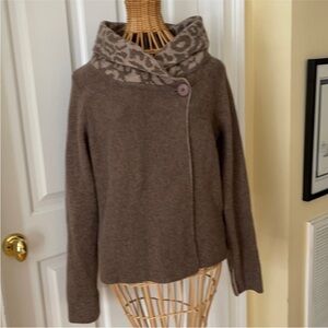 Elegant Brown Cardigan with Leopard Print Collar, made in Italy!